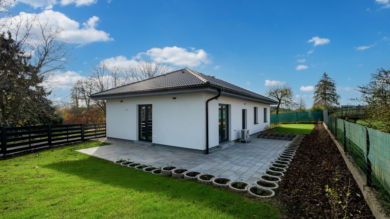 Bungalov v obci Plužná